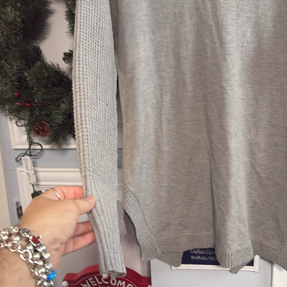 Sweater - Picture 7 of 7